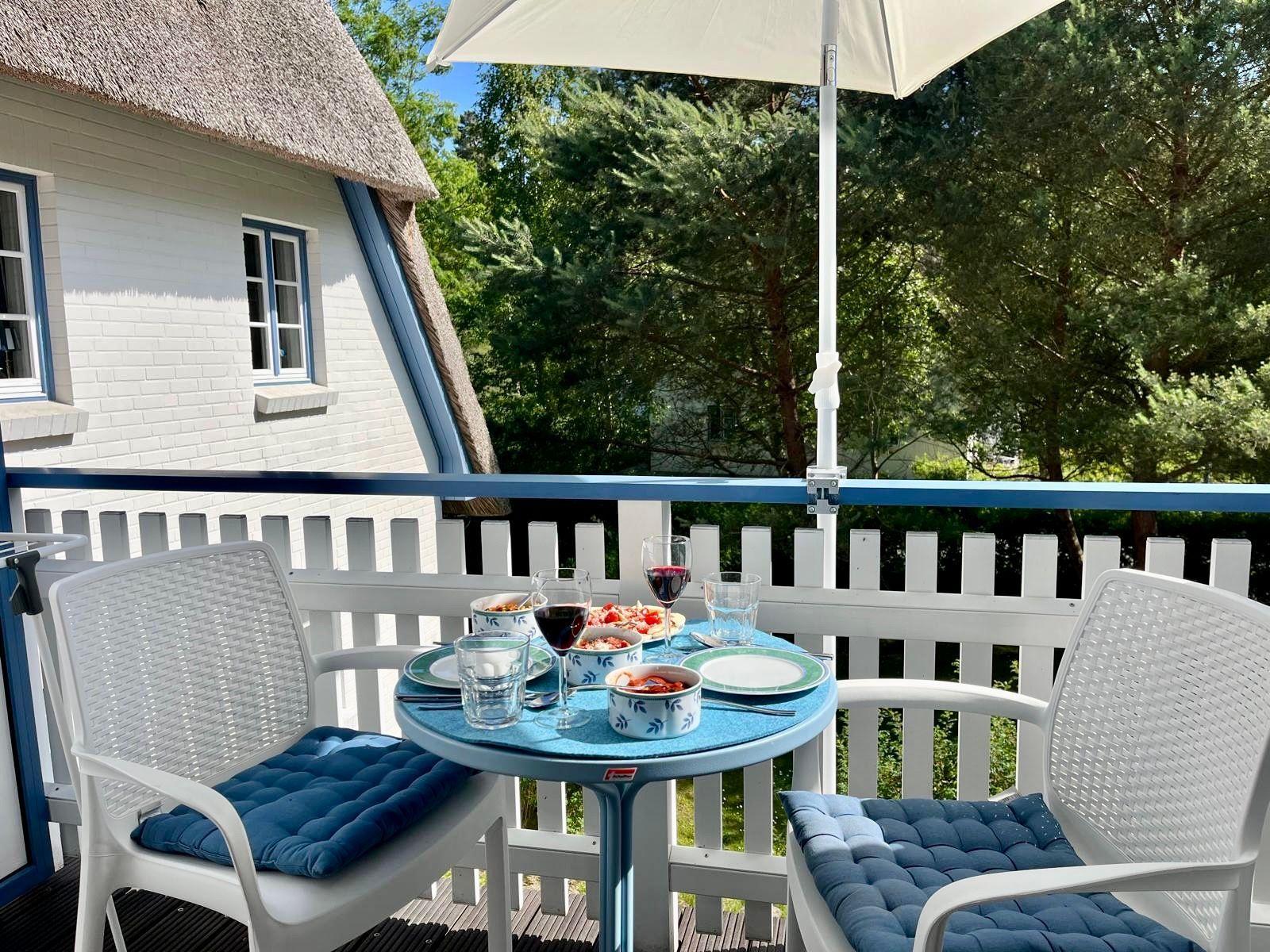 möblierter Balkon