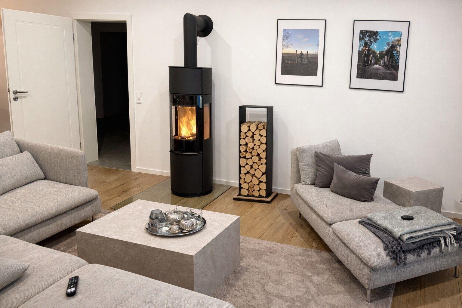 Wohnzimmer mit Kamin