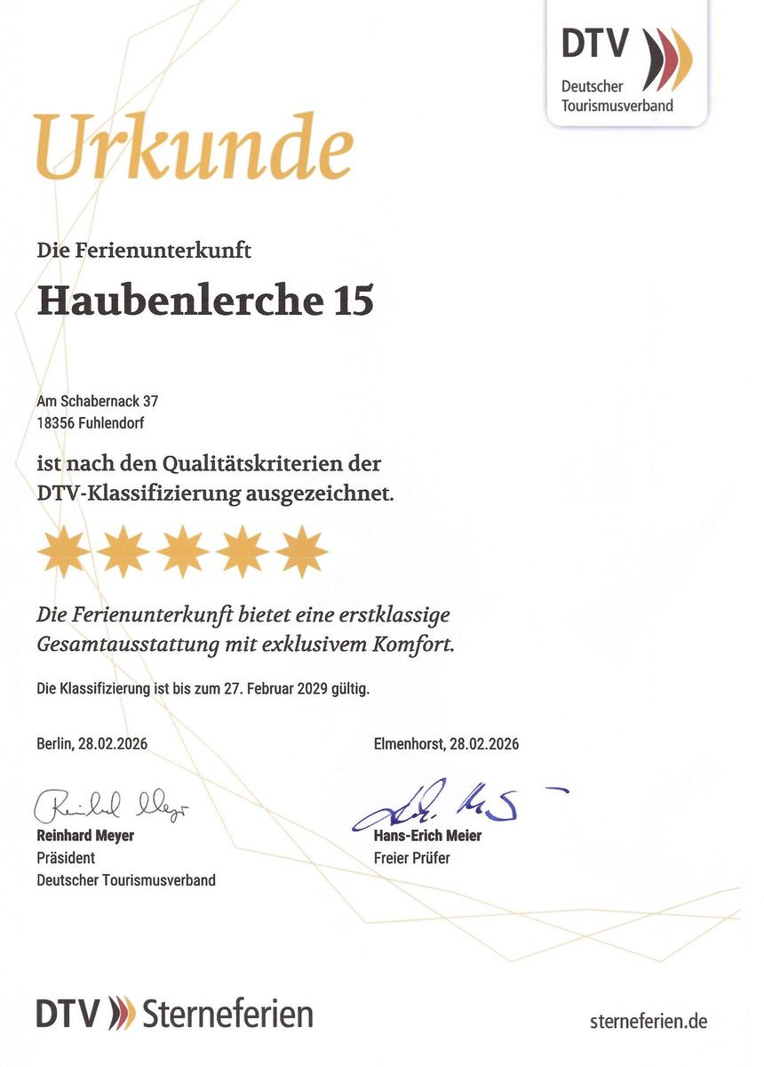 Ferienunterkunft Haubenlerche 15 mit DTV-Fünf-Sterne-Zertifikat für exzellente Ausstattung.