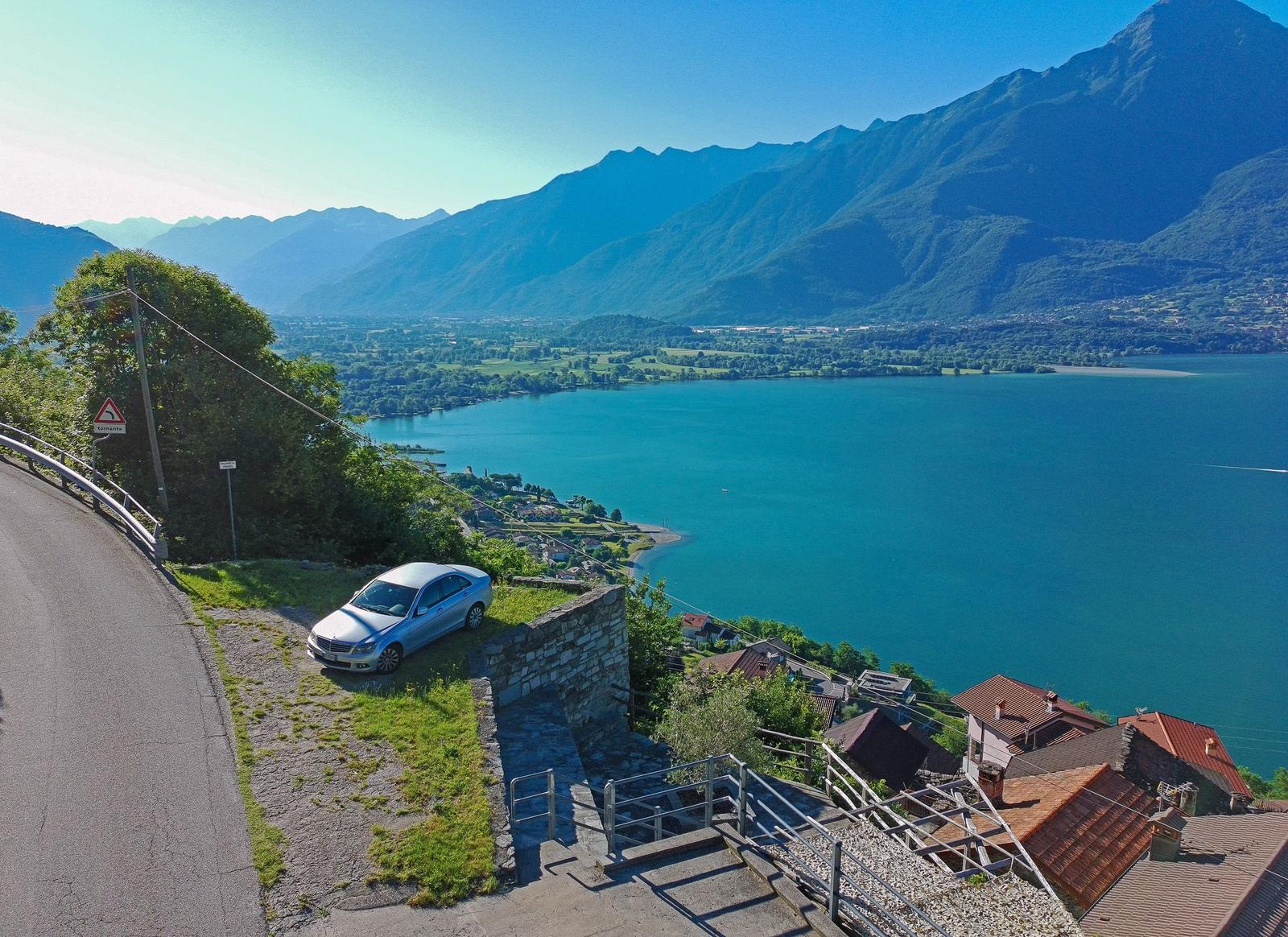 Parken direkt vor dem Haus oder gegenüber
