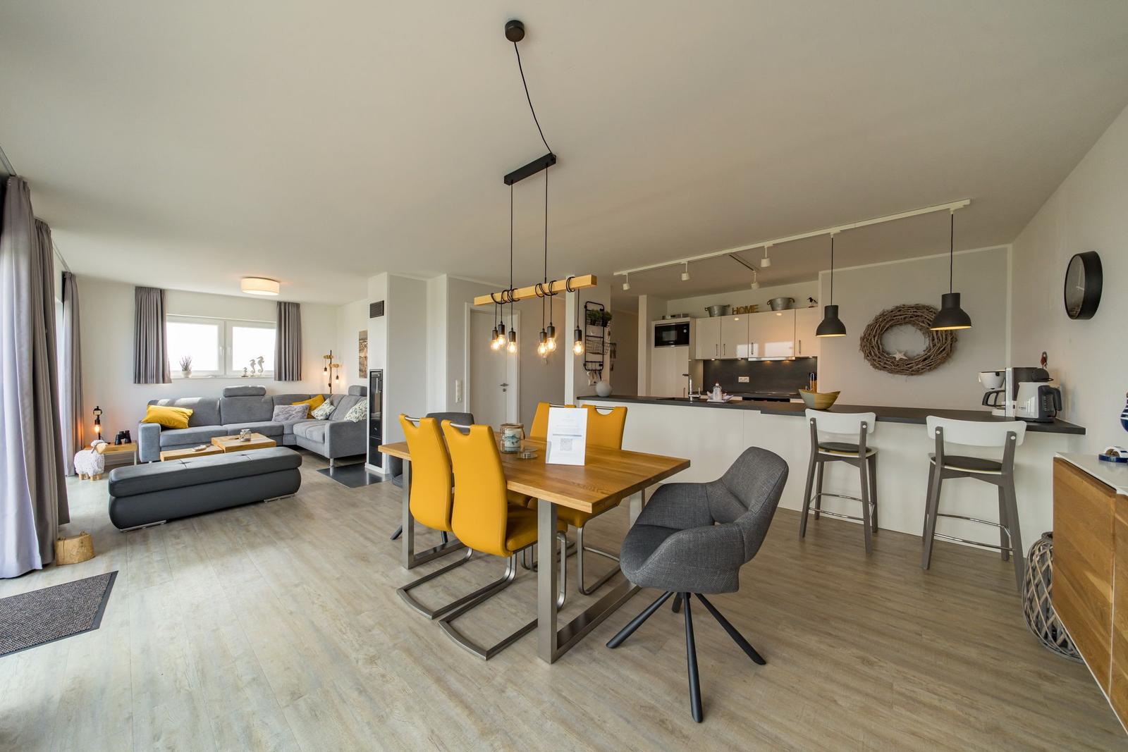 Wohn-Essbereich mit Esstisch im sinf48-6-N, Nordsee-Resort Friesland, Mellumweg 1 in Schillig
