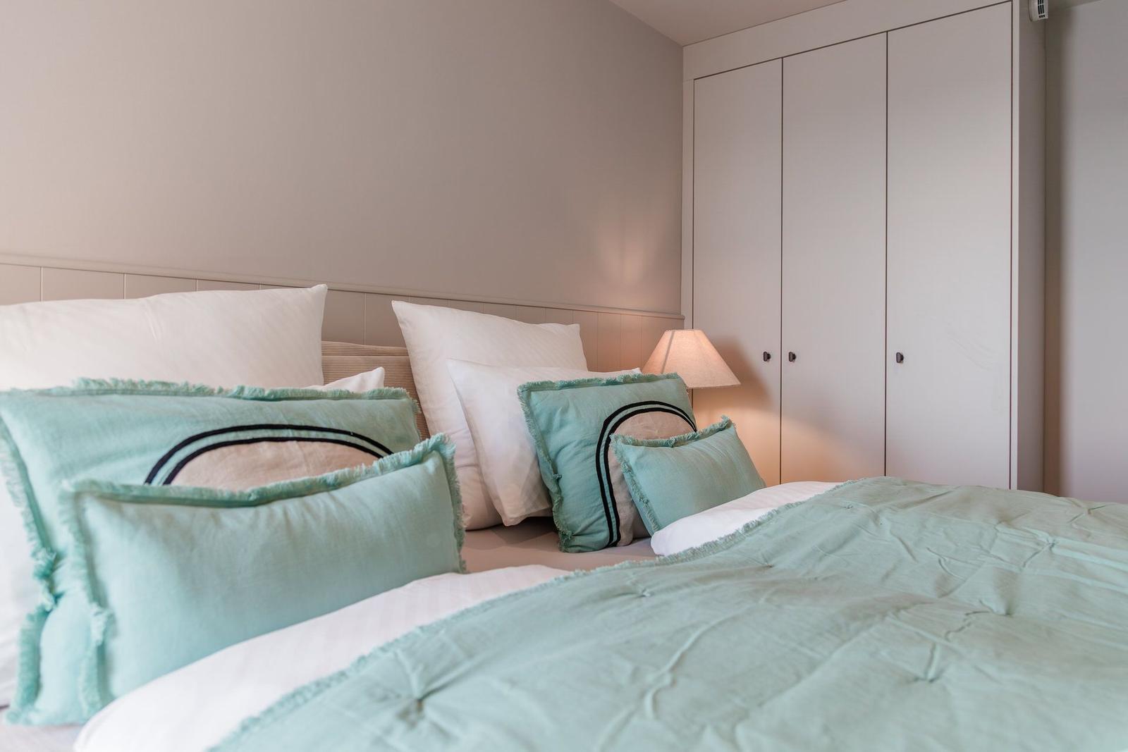 Schlafzimmer 1