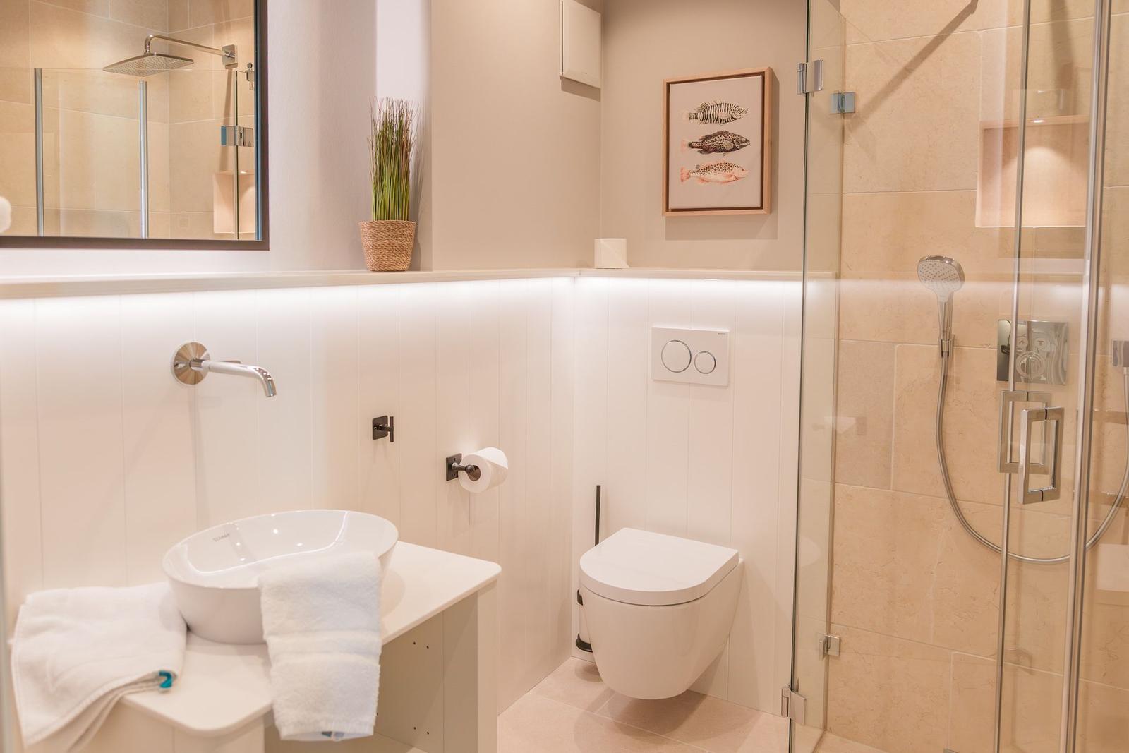 Dieses Bad ist en Suite gelegen.