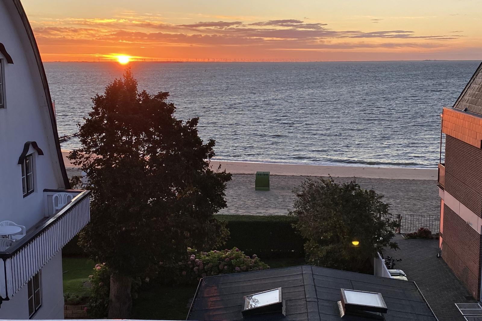 Balkon mit Blick zum Meer