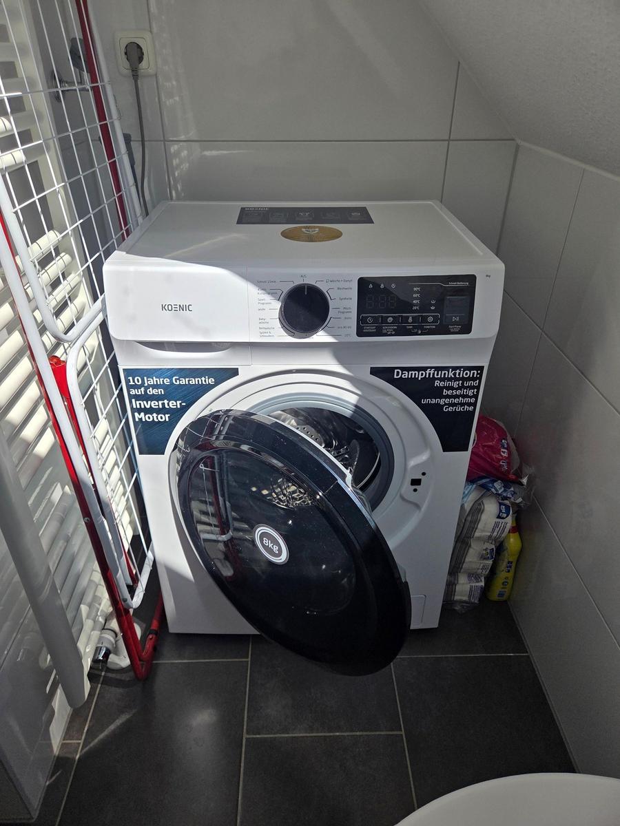 Waschmaschine mit Dampffunktion und 10-Jahres-Garantie auf Inverter-Motor.