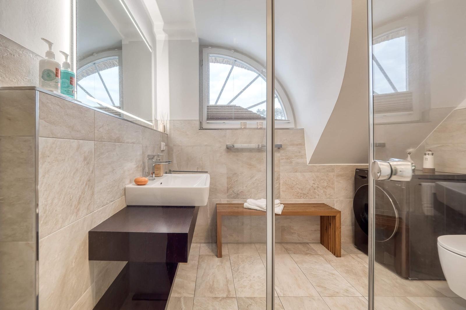 Blick ins Badezimmer