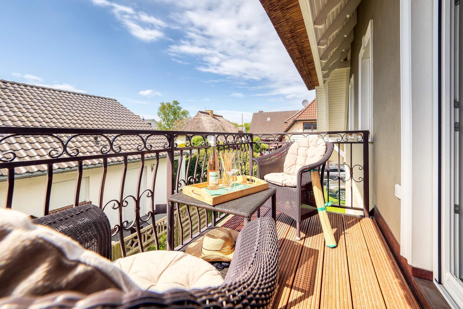 möblierter Balkon