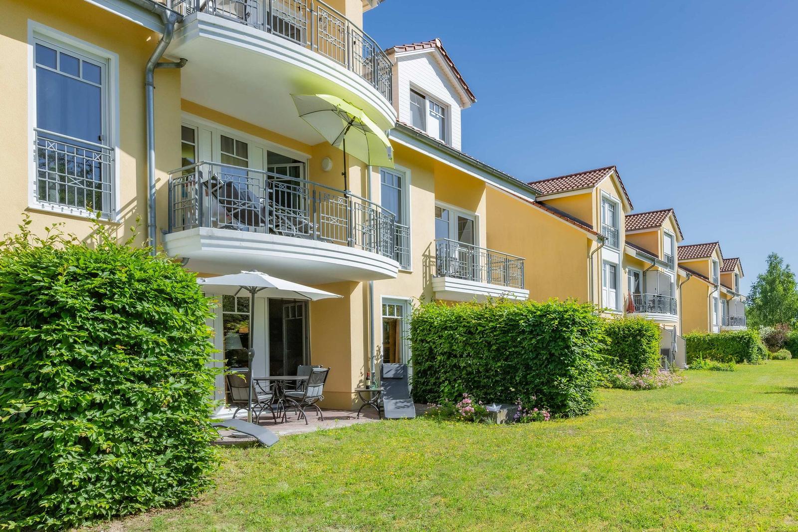 Haus in Küstenort mit See und Strand