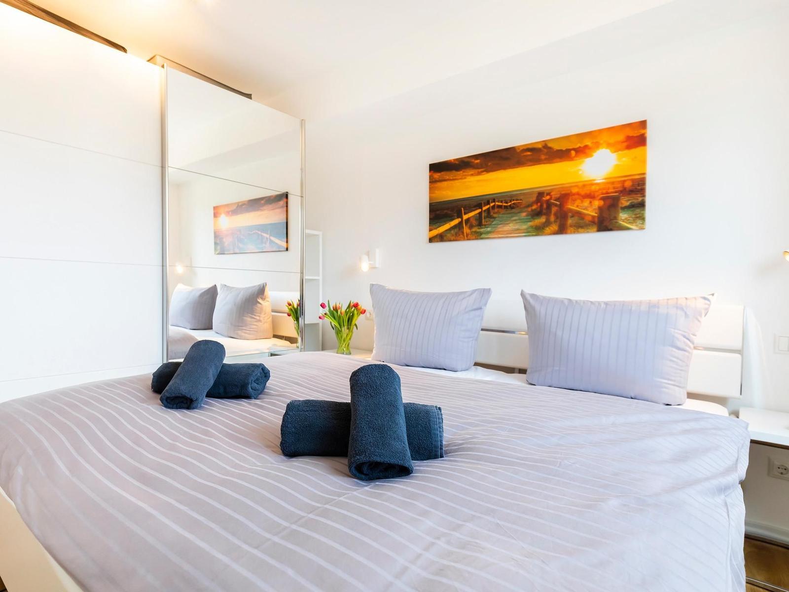 Schlafzimmer: Doppelbett (180x200)