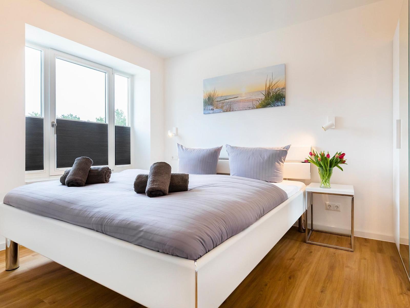 Schlafzimmer: Doppelbett (180x200)