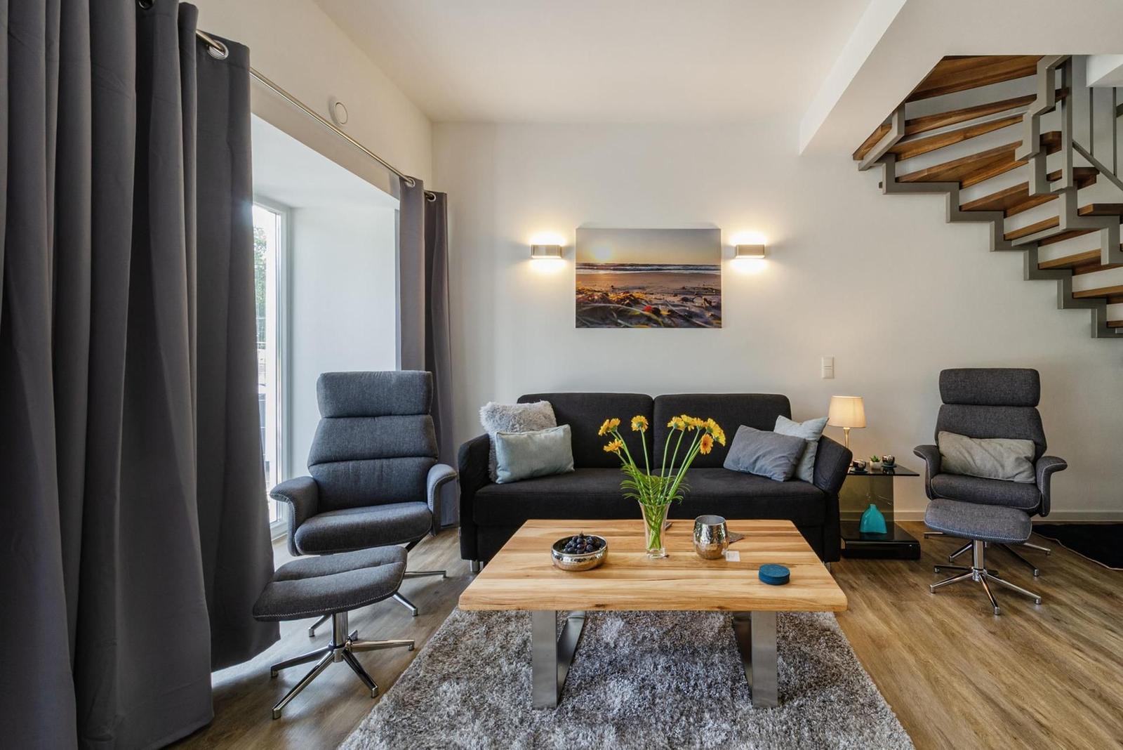 Wohn/Essbereich: Schlafsofa für 2 Personen, TV, Zugang zum Terrasse