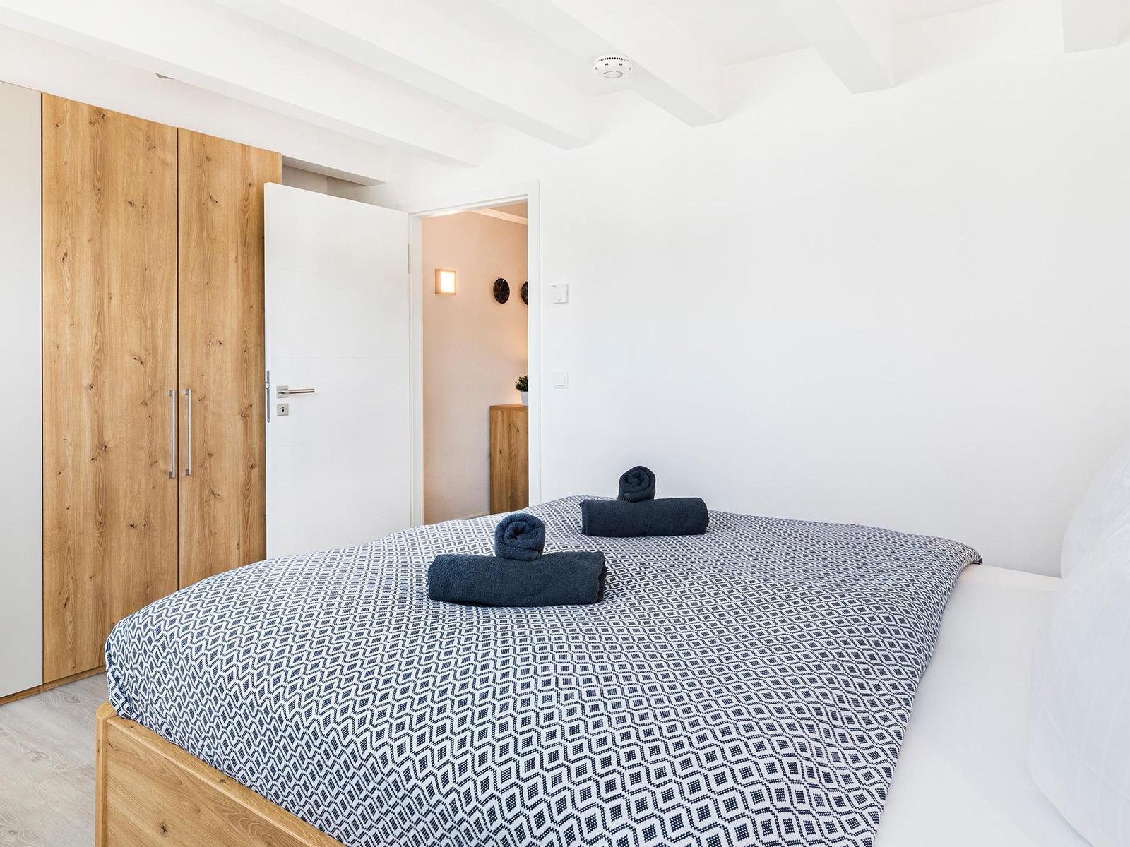 chlafzimmer 2: Doppelbett (160x200)