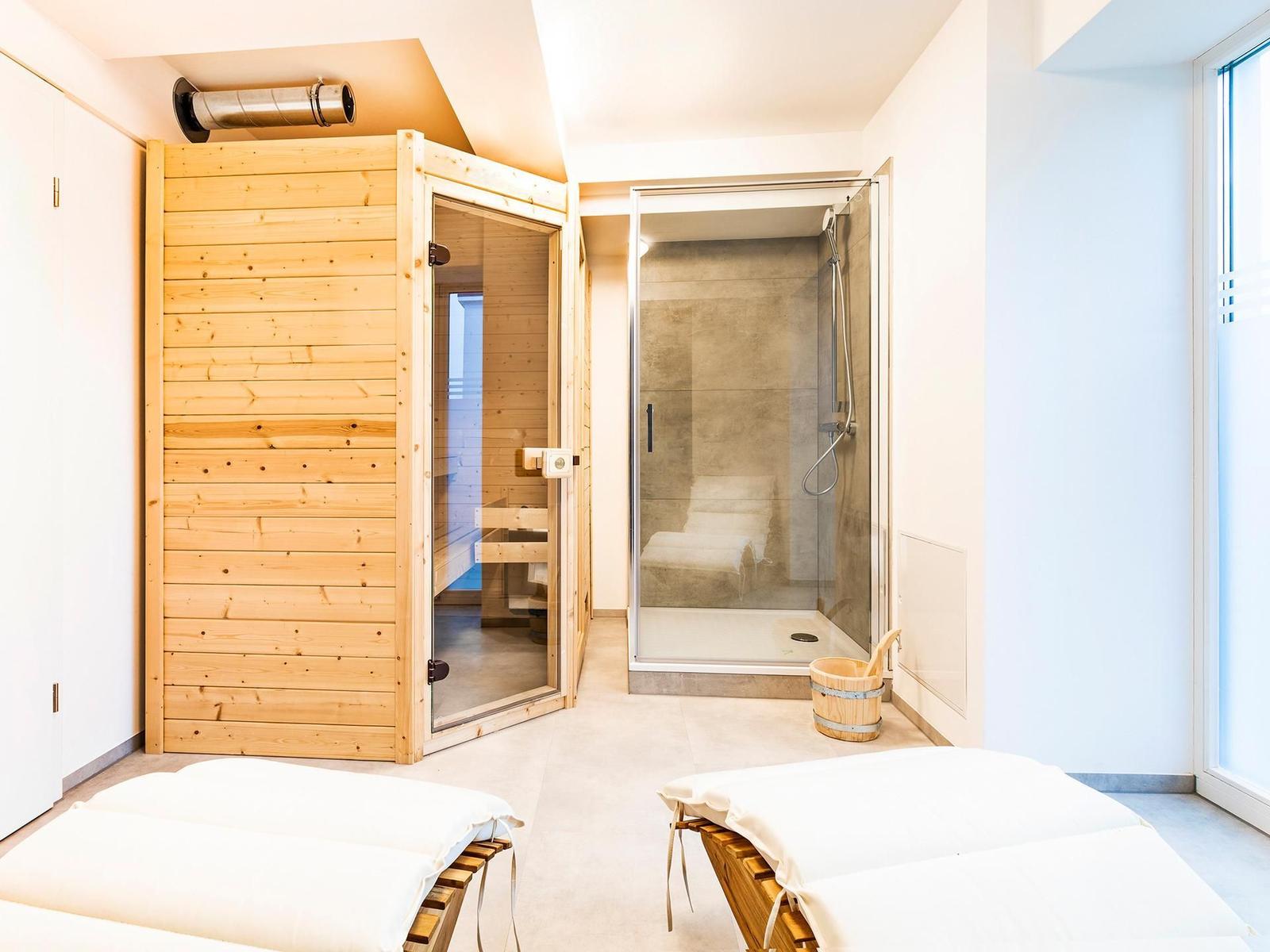 Private Sauna mit 2 Liegen