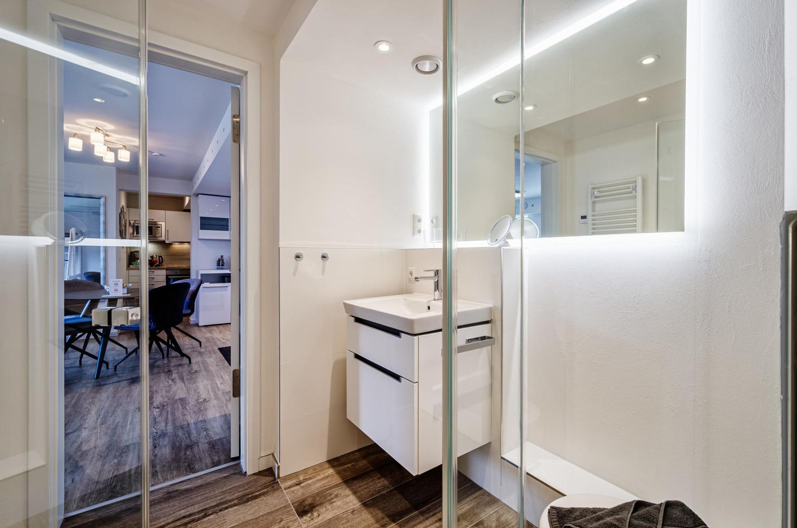 Badezimmer: Dusche, WC