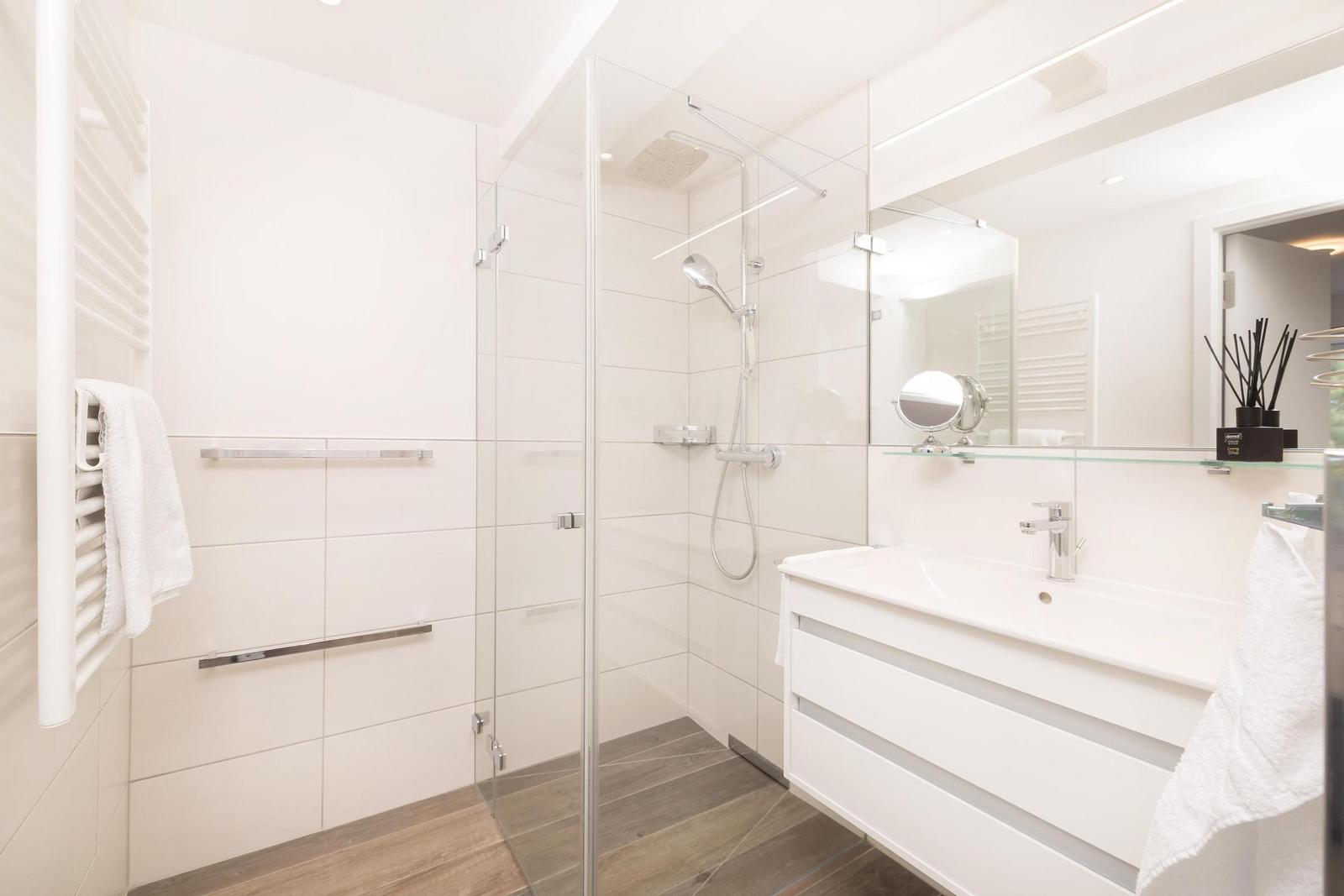 Badezimmer: Dusche, WC
