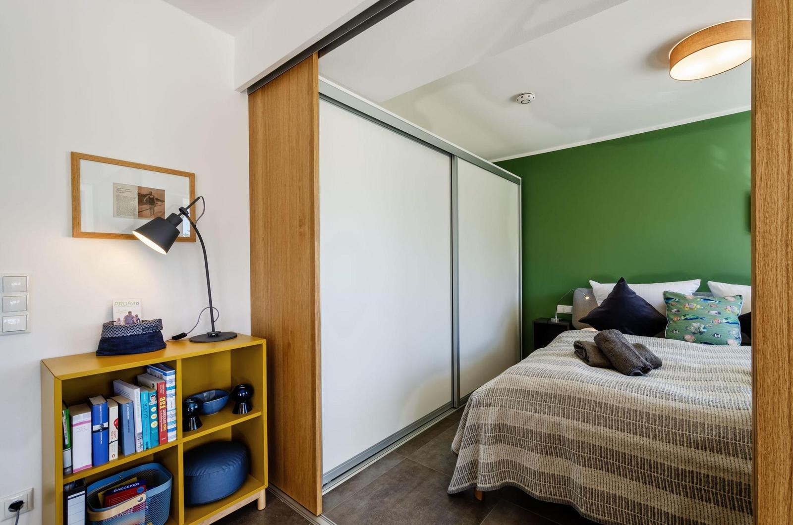 Schlafzimmer : Doppelbett (180x200)