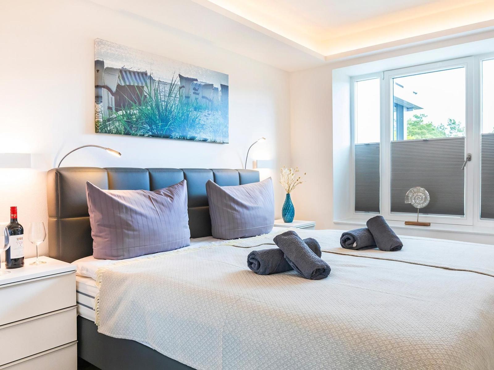 Schlafzimmer 2: Boxspringbett (160*200), allergikerfreundliche Betten, TV, Insektenschutz