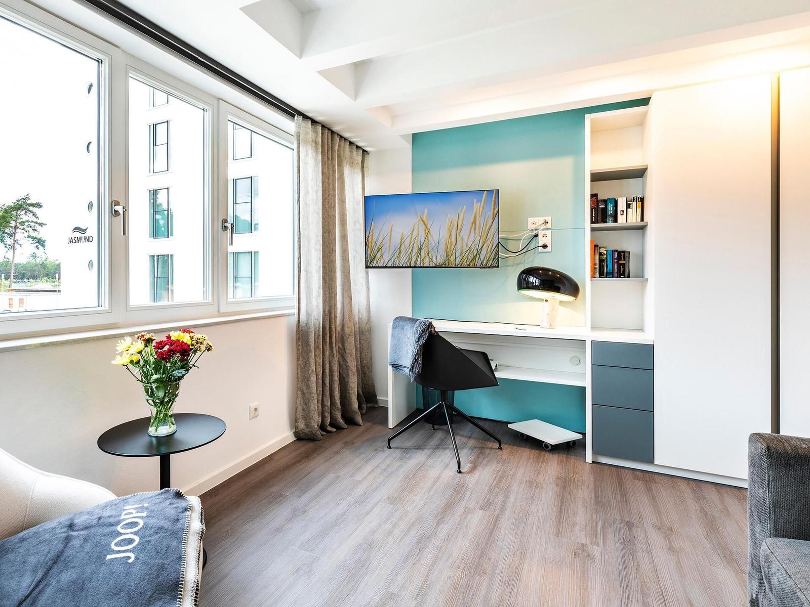 Schlafzimmer 2 (Landseite): 1 Schlafsofa (140x200), TV