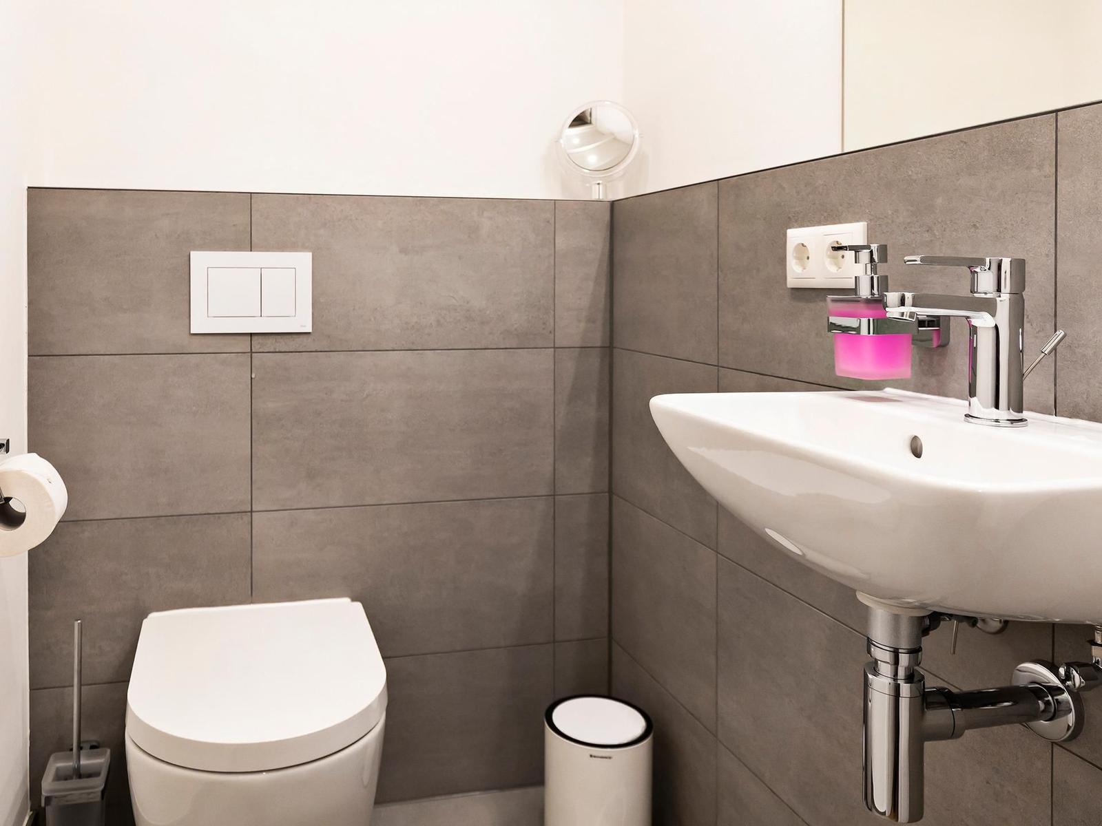 2 x Badezimmer mit Dusche