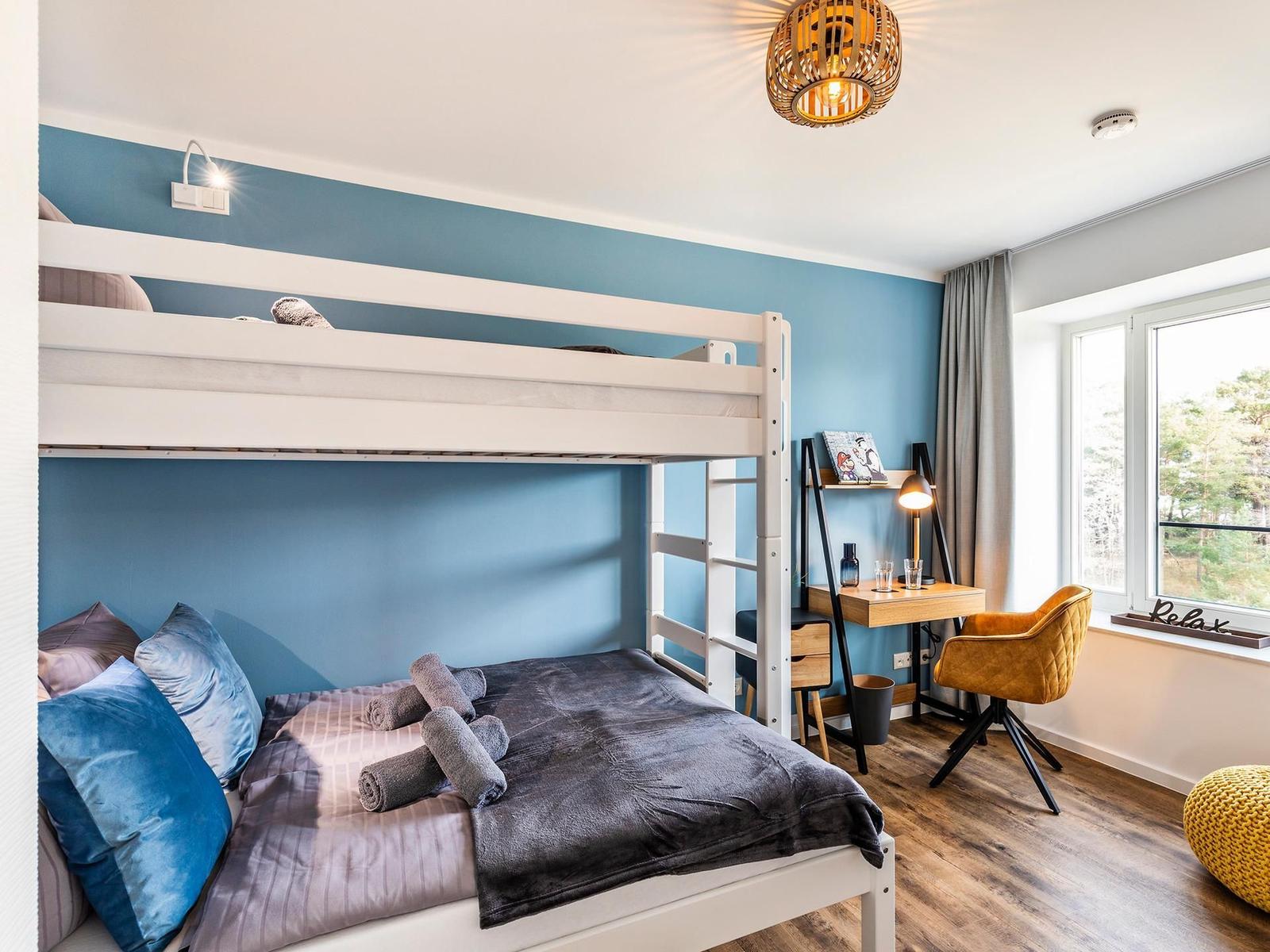 Schlafzimmer 2: Etagenbett (140x200) / (90x200), TV