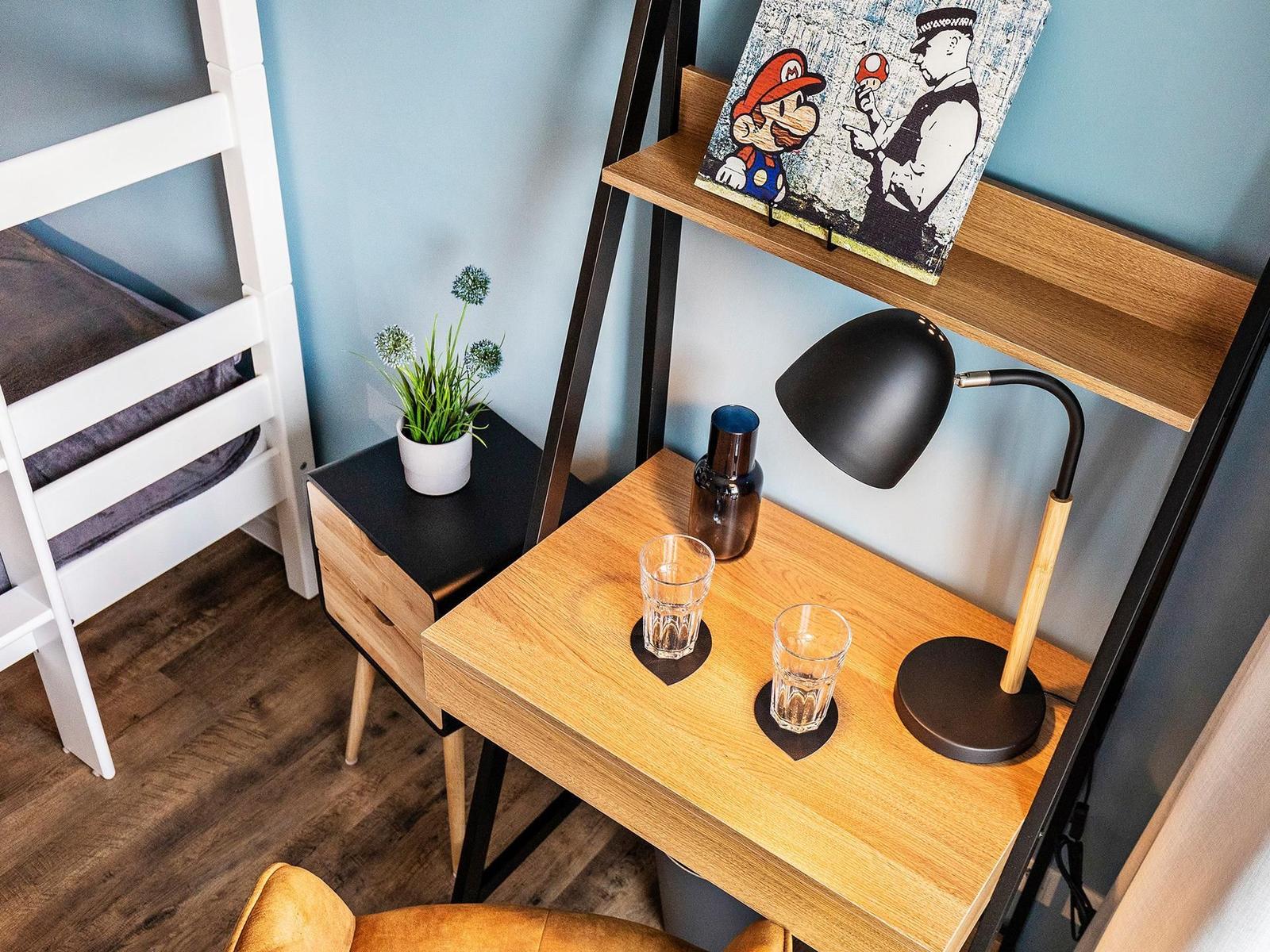 Schlafzimmer 2: Etagenbett (140x200) / (90x200), TV