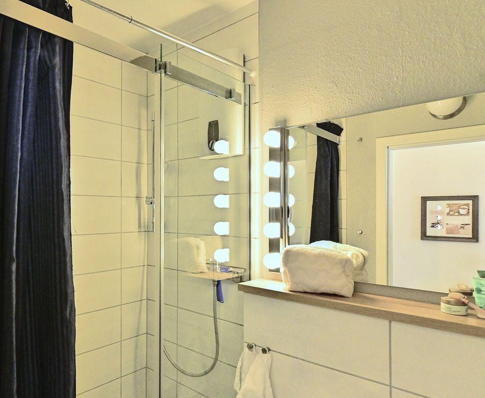 modernes Duschbad