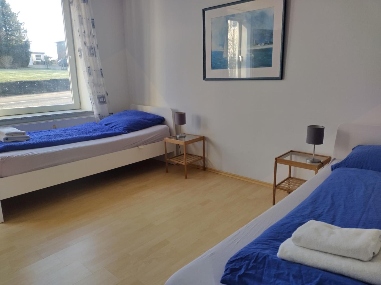Schlafzimmer 1