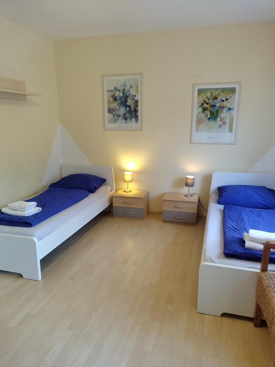 Schlafzimmer 2