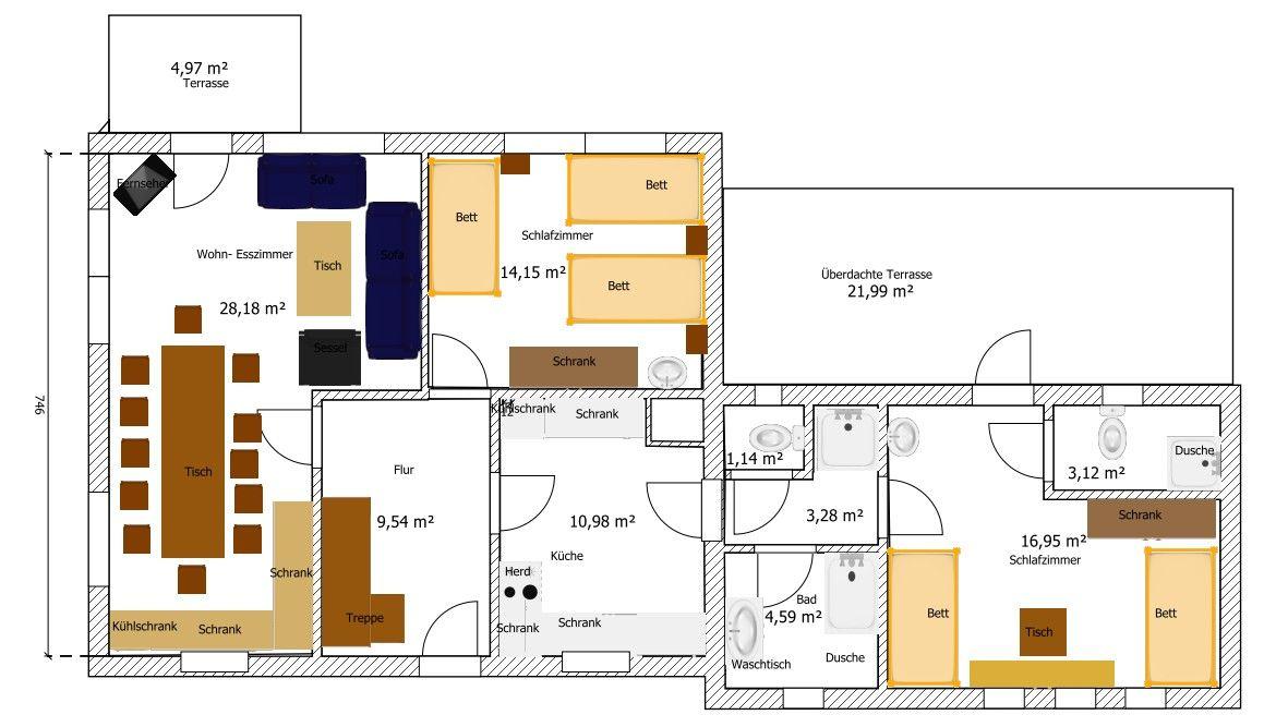 Wohnung mit Küche, zwei Schlafzimmern, Bad und Terrassen.