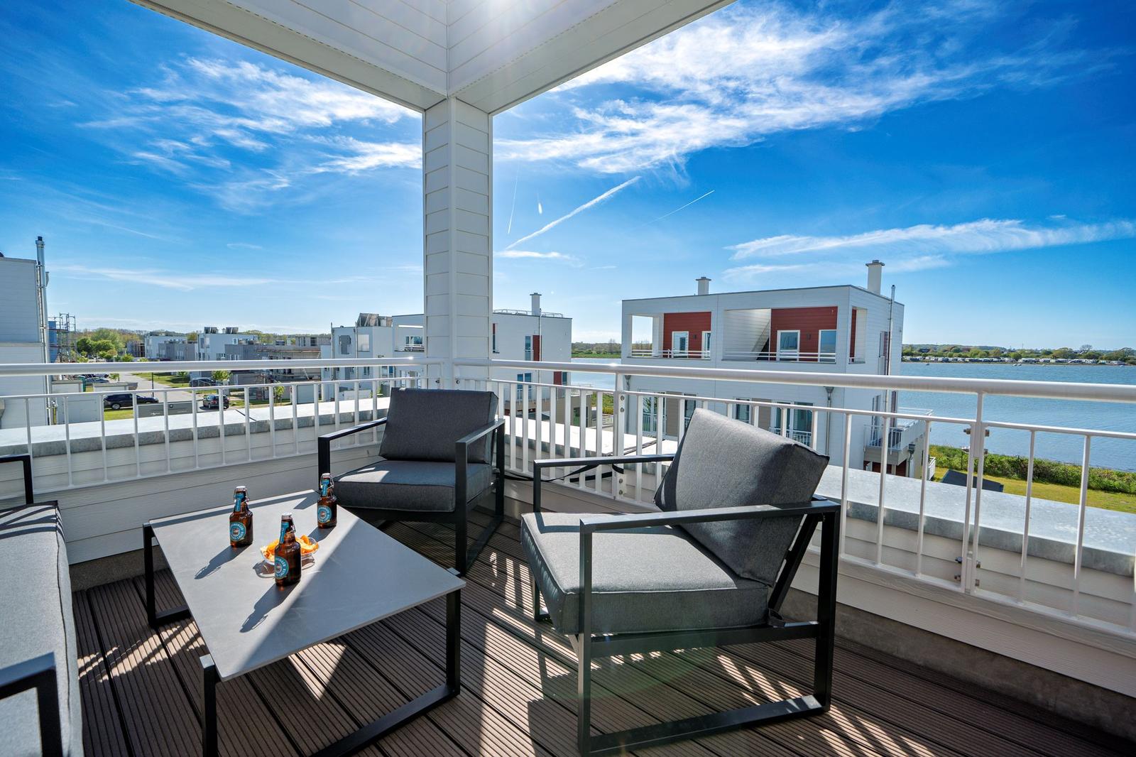 Dachterrasse in der obersten Etage, oberste Etage befindet sich 1 Schlafzimmer, Finn.Sauna, Duschbadezimmer