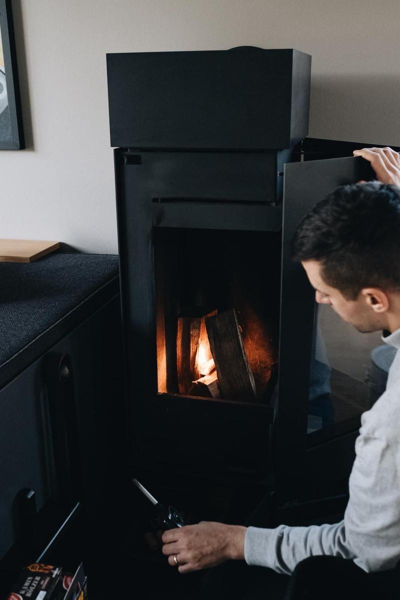Kamin-/Ofen