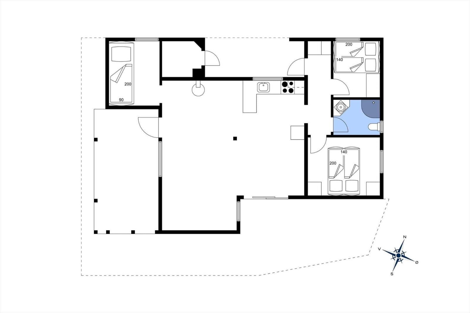 Wohnung mit Küche, Bad, drei Schlafzimmern und Wohnbereich. Raumgrößen sind eingezeichnet.