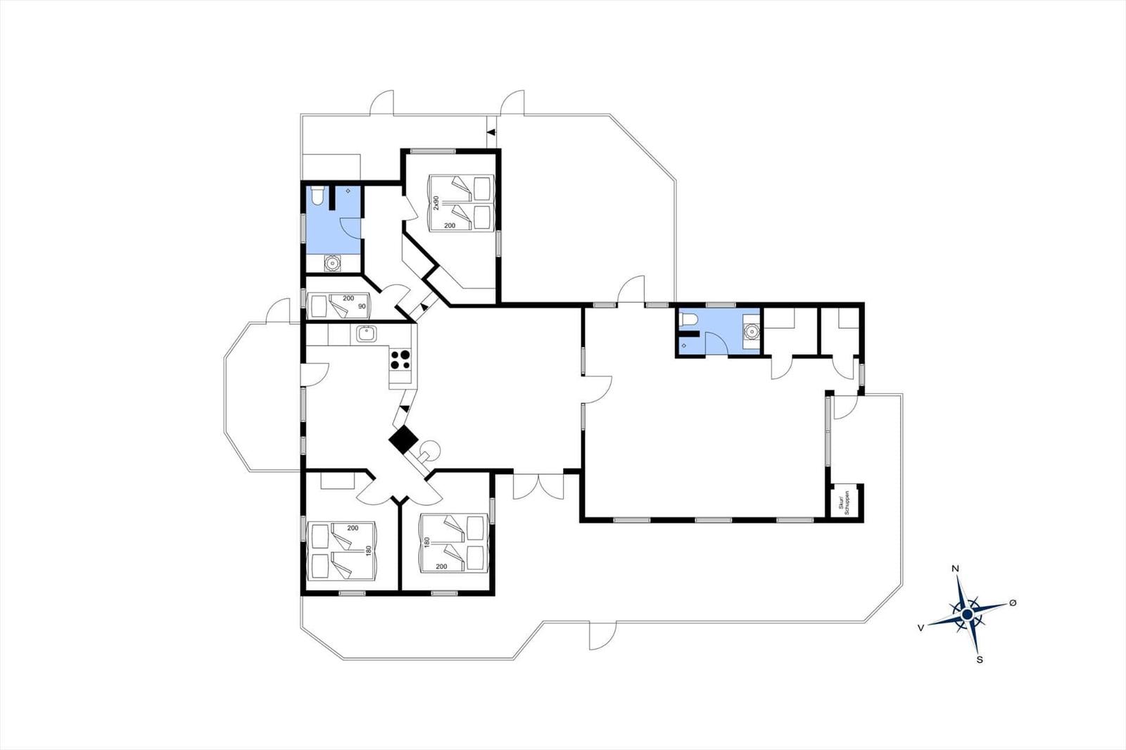 Dies ist eine Grundrisszeichnung einer Wohnung mit mehreren Räumen und zwei Badezimmern.