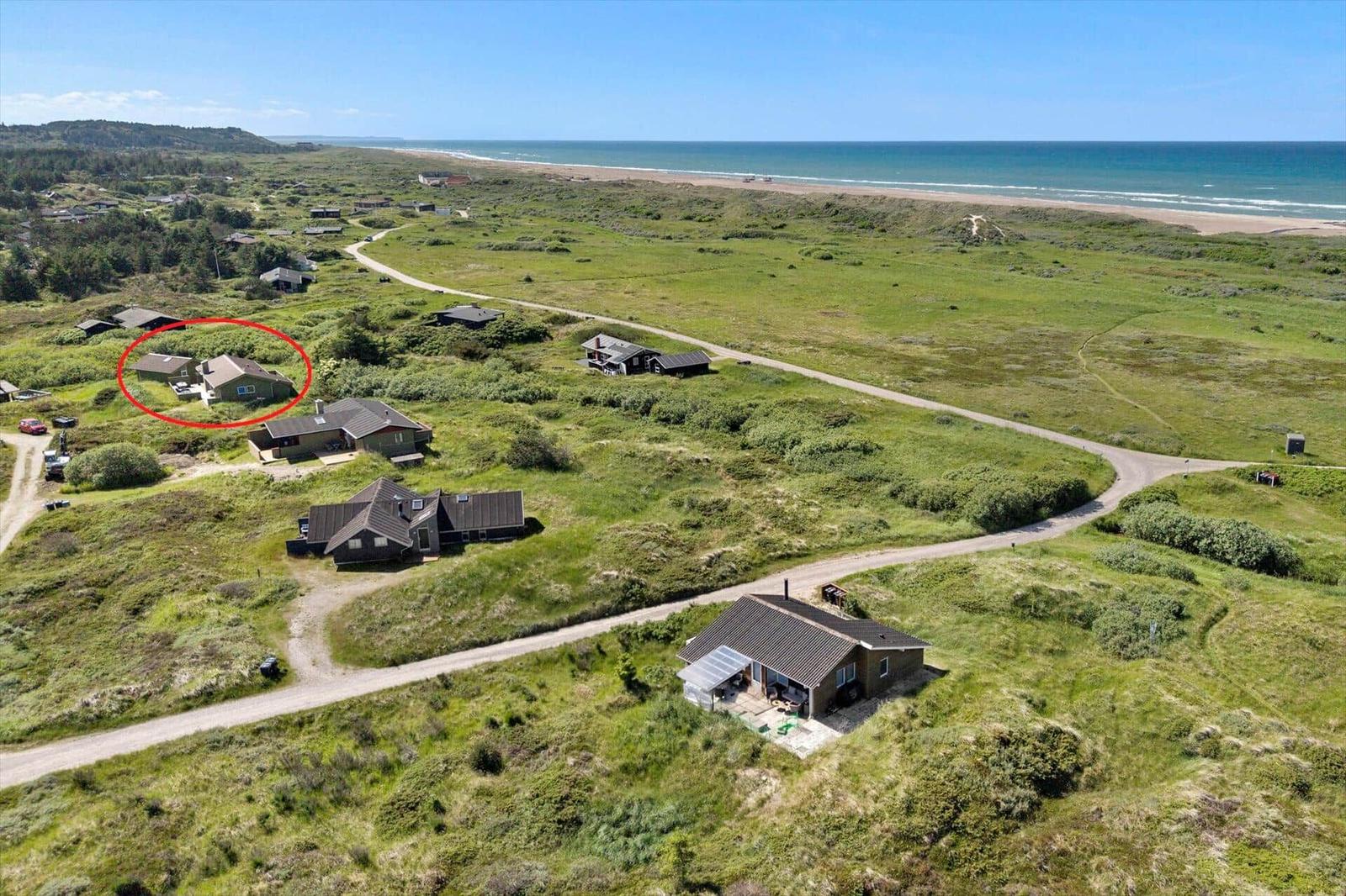 Haus mit Garten und Blick aufs Meer