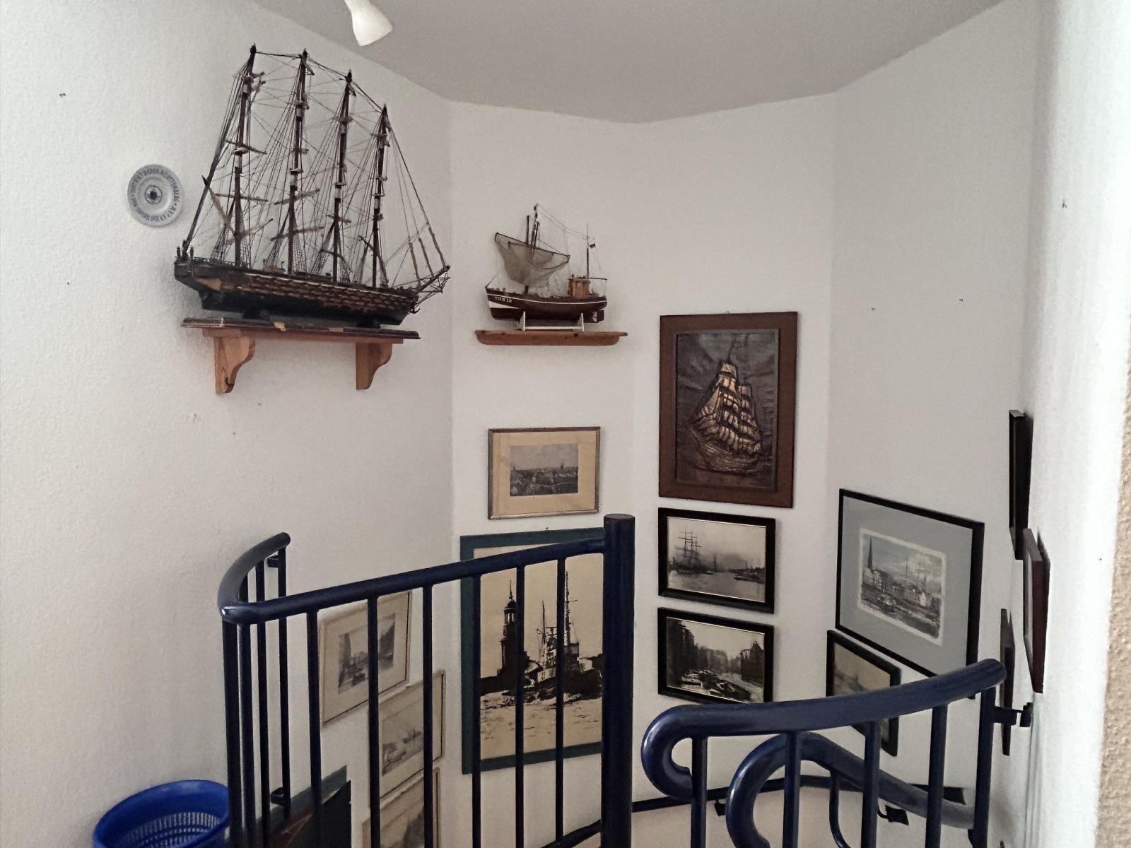 Treppe zu Schlafzimmer 2 u. Bad