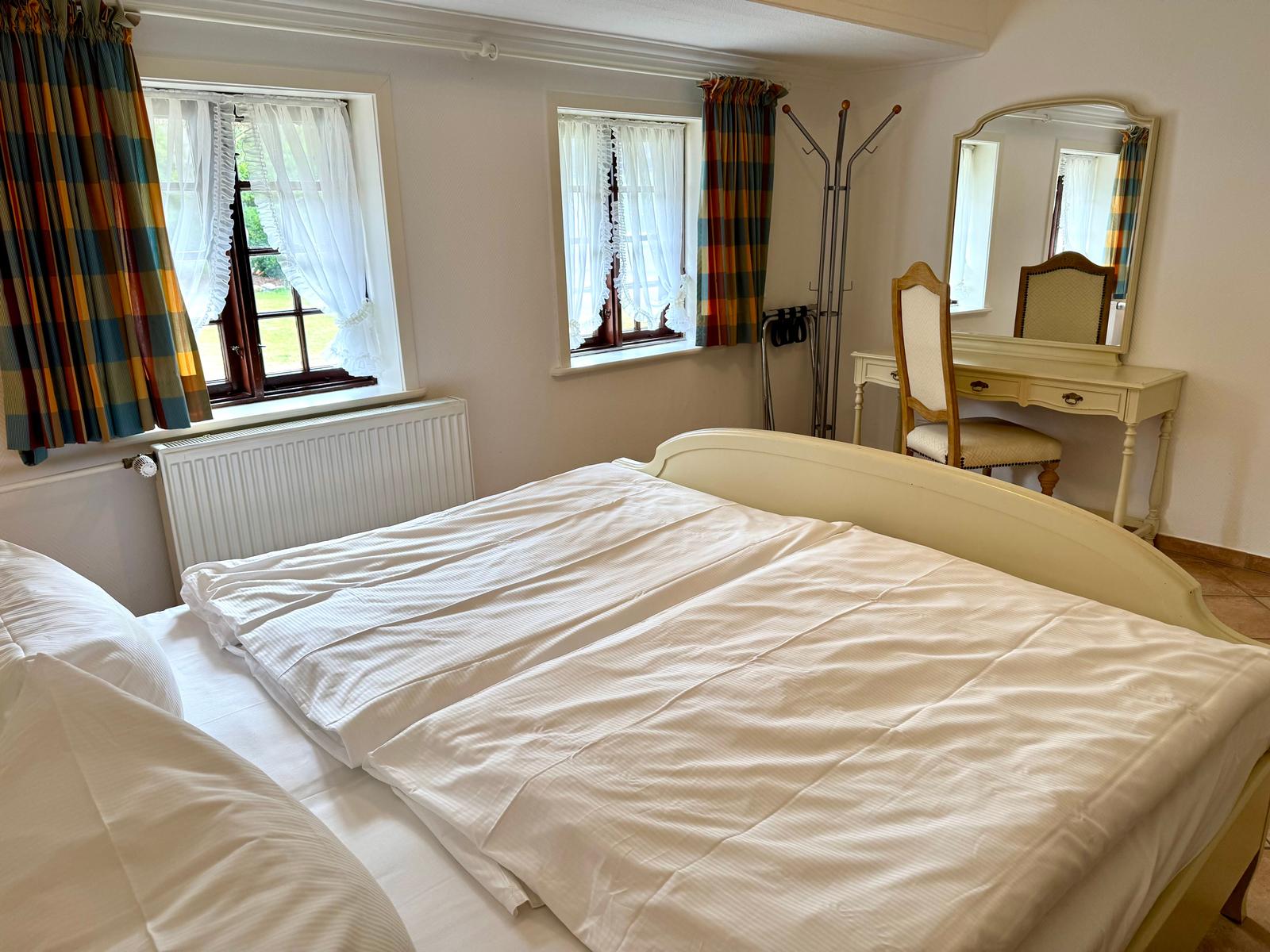 Doppelschlafzimmer (180x200 cm)