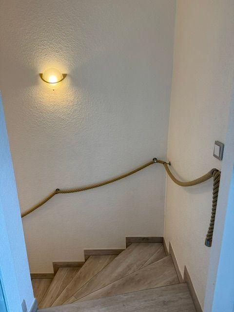 Treppe aus der Perspektive der oberen Wohnung