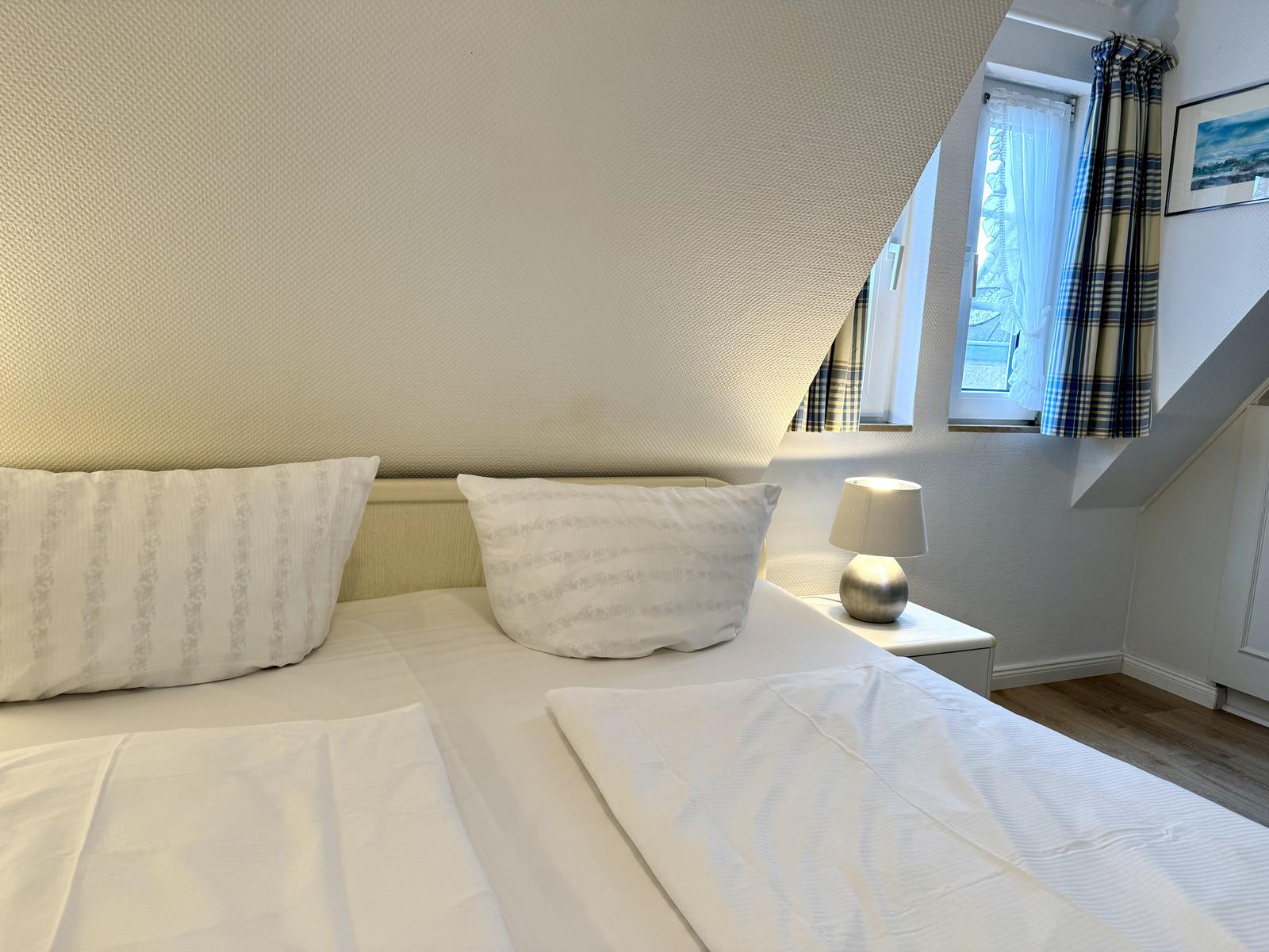 Doppelschlafzimmer (180x200 cm)