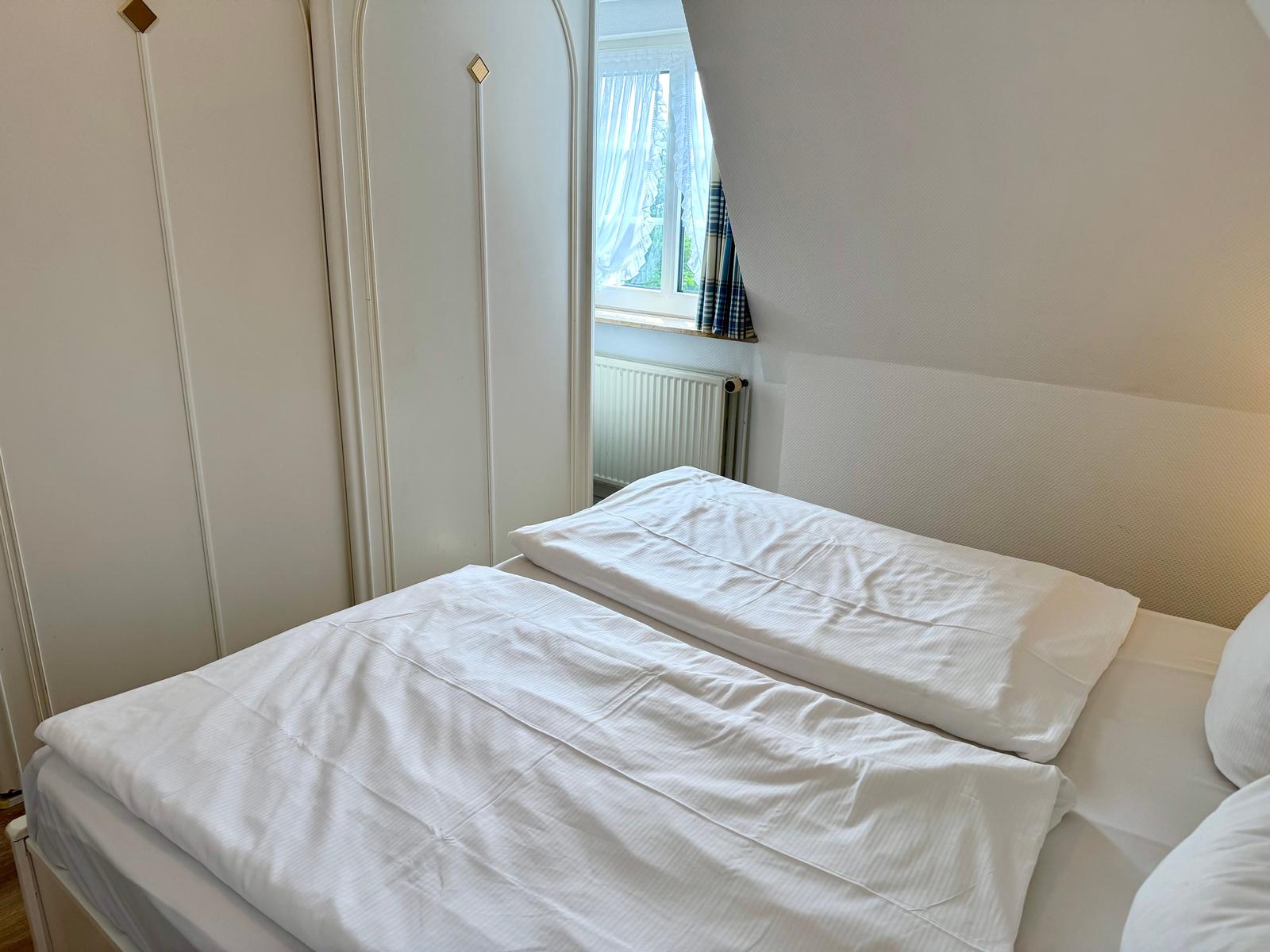 Doppelschlafzimmer (180x200 cm)