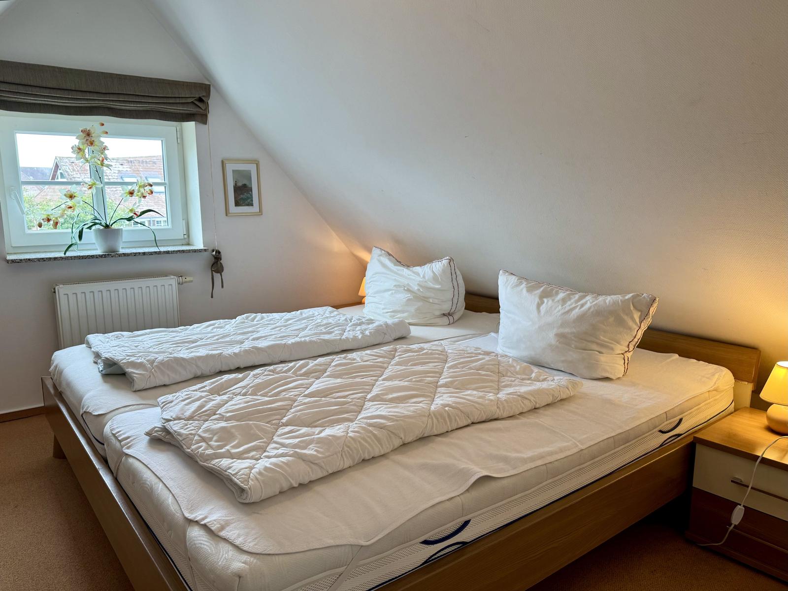 Doppelschlafzimmer (180x200 cm) im DG