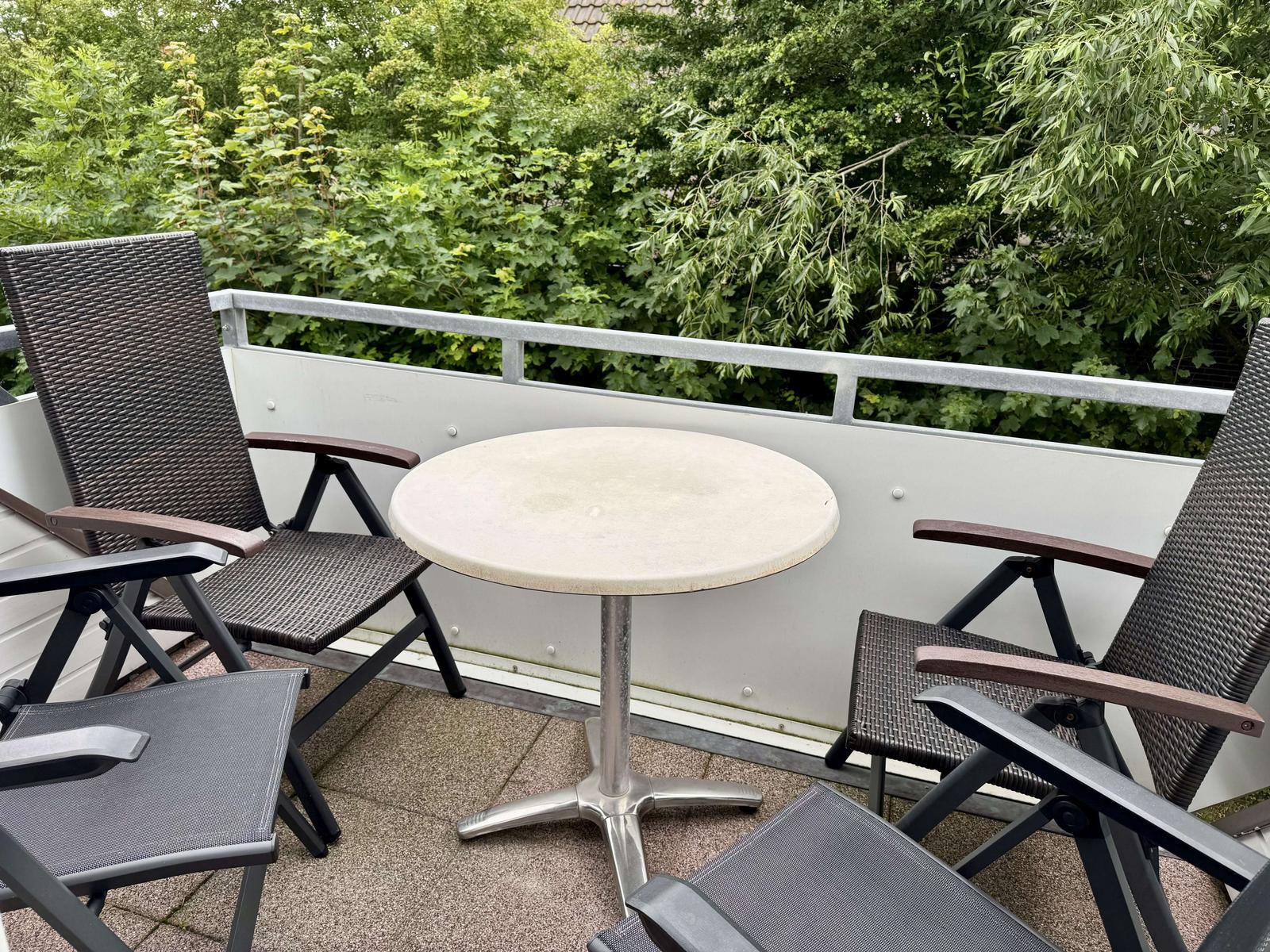Möblierter Balkon