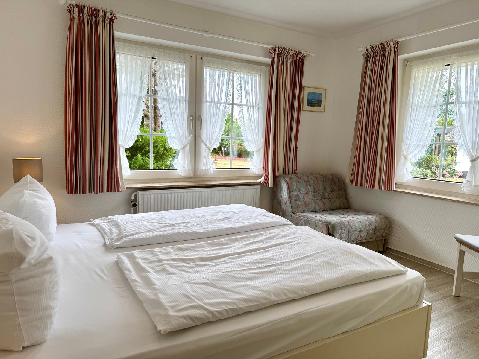 Doppelschlafzimmer (180x200 cm)