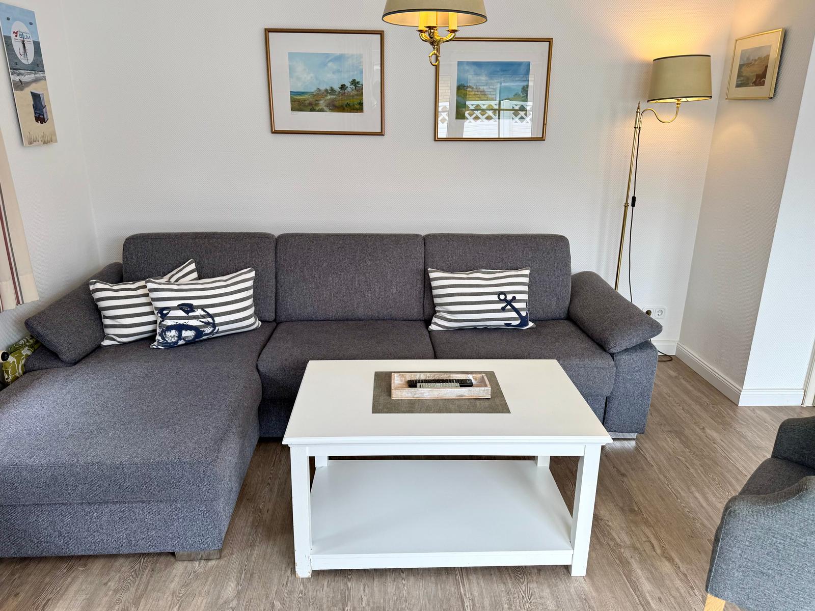 Wohnzimmer inkl. Schlafcouch