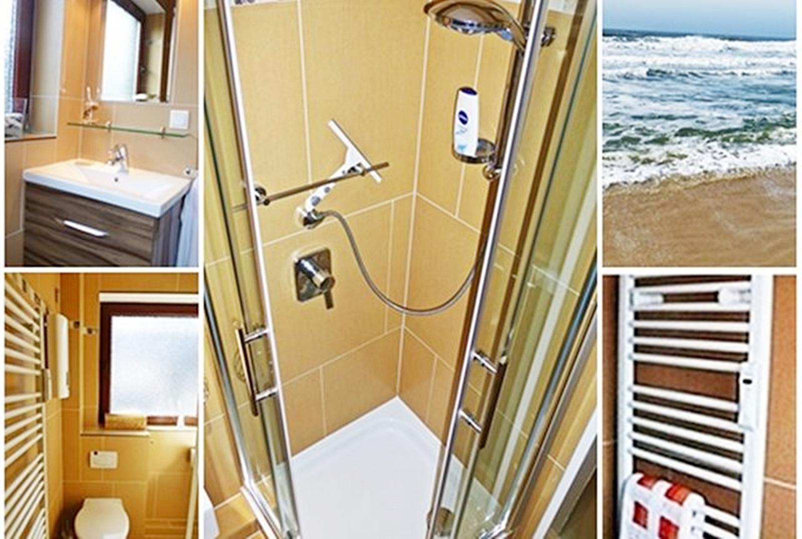 modernes Duschbad mit Fenster