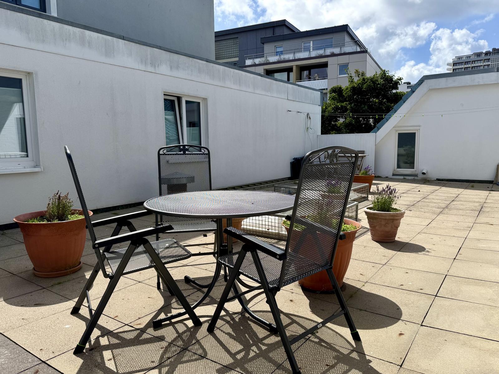 Möblierte Dachterrasse