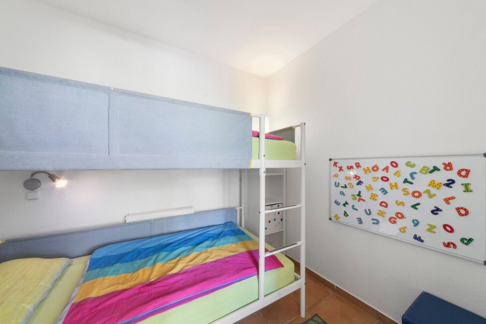 Kinderzimmer mit Etagenbett