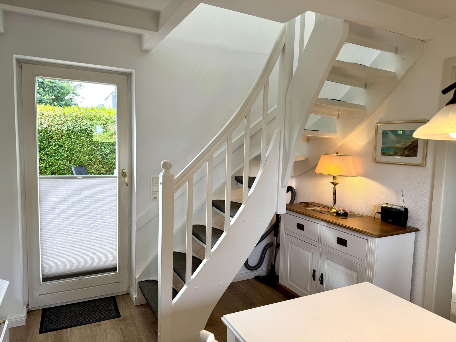 Esszimmer/Treppe ins 1.OG