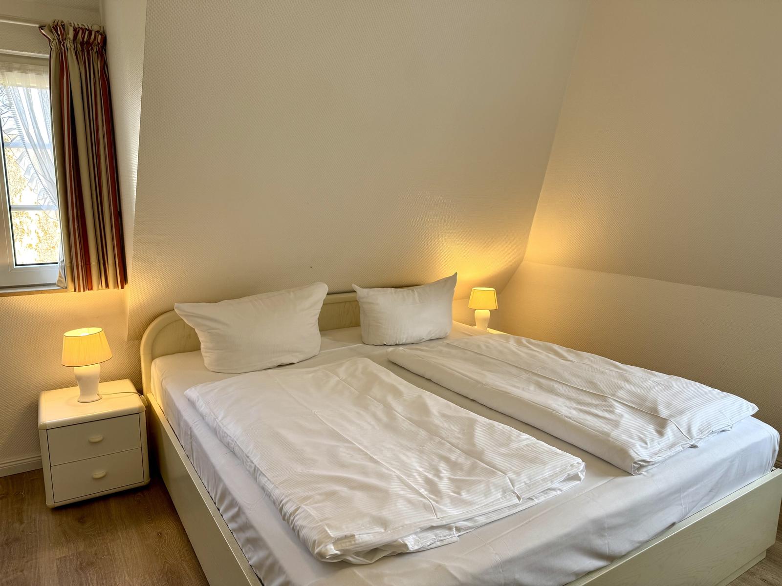 Doppelschlafzimmer (180x200 cm)
