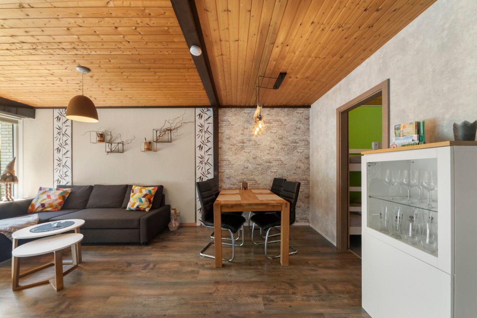 Wohnzimmer und Essbereich
