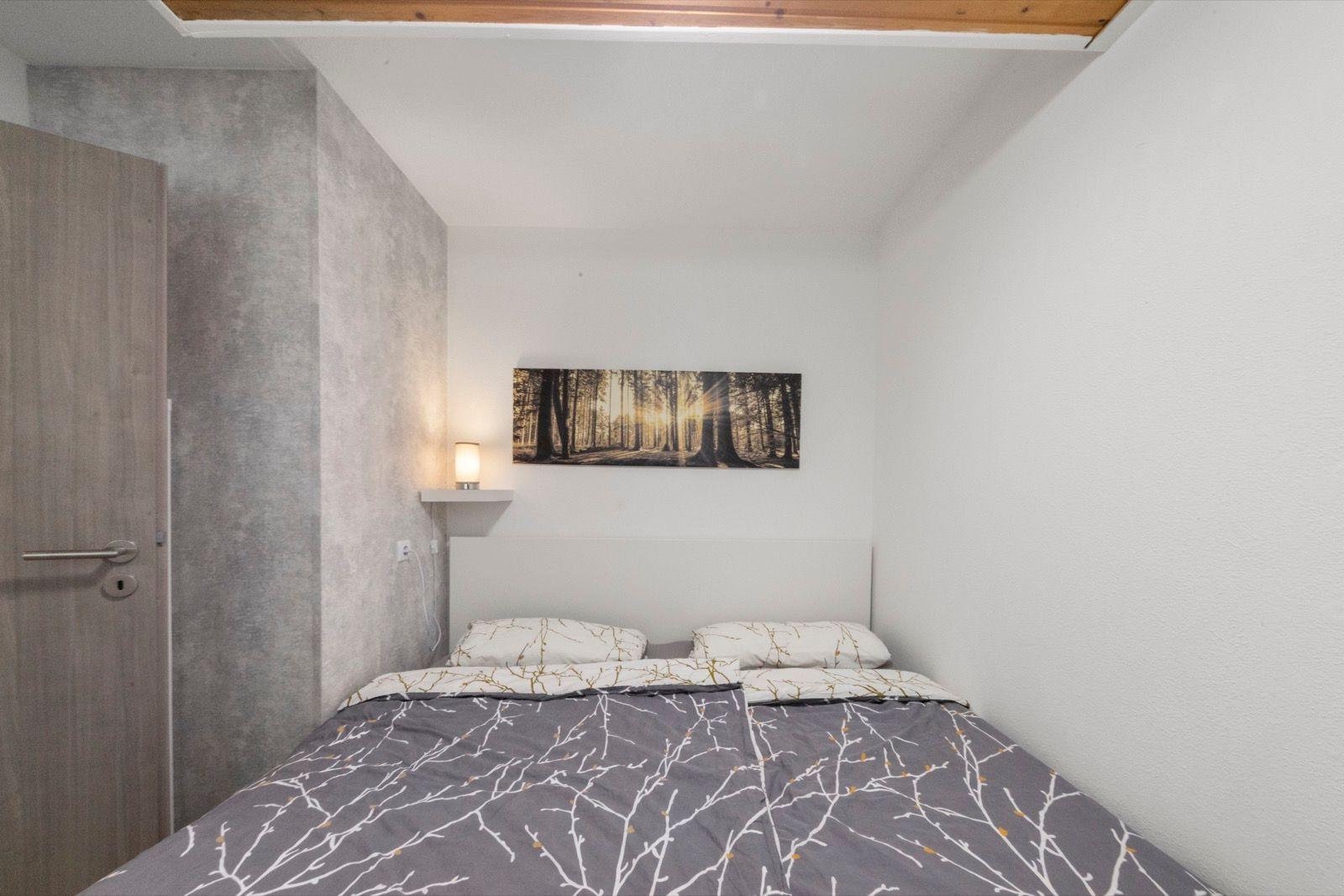 Schlafzimmer mit Doppelbett